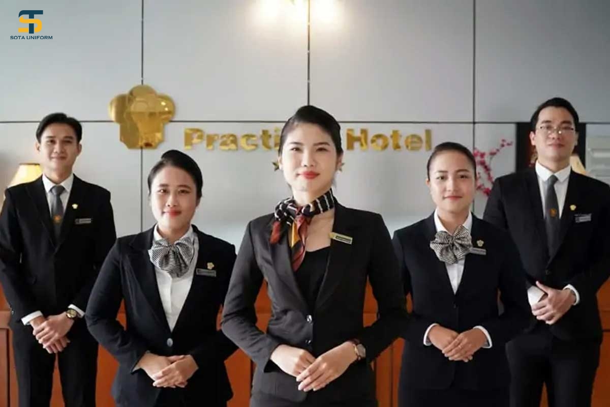 Tùy vào từng lĩnh vực ngành nghề mà đồng phục được thiết kế theo kiểu dáng khác nhau nhằm đáp ứng tính chất công việc.