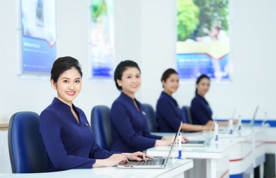 Một trong những lưu ý khi thiết kế đồng phục công sở là phải phù hợp với tính chất công việc để tăng thêm sự chuyên nghiệp cho doanh nghiệp.