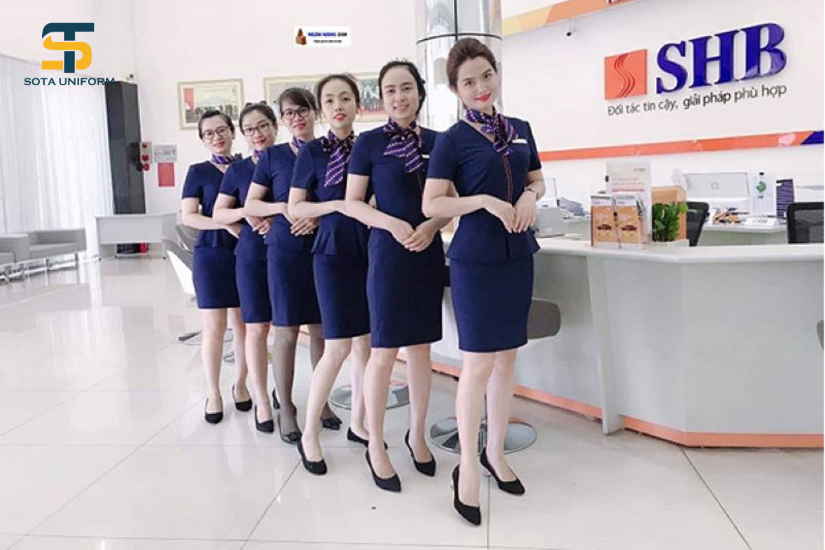 Đầm đồng phục tôn lên sự thanh lịch và thời thượng cho hình ảnh nhân viên và doanh nghiệp.